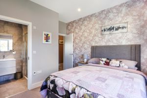 Bedroom 3 ensuite shower- click for photo gallery